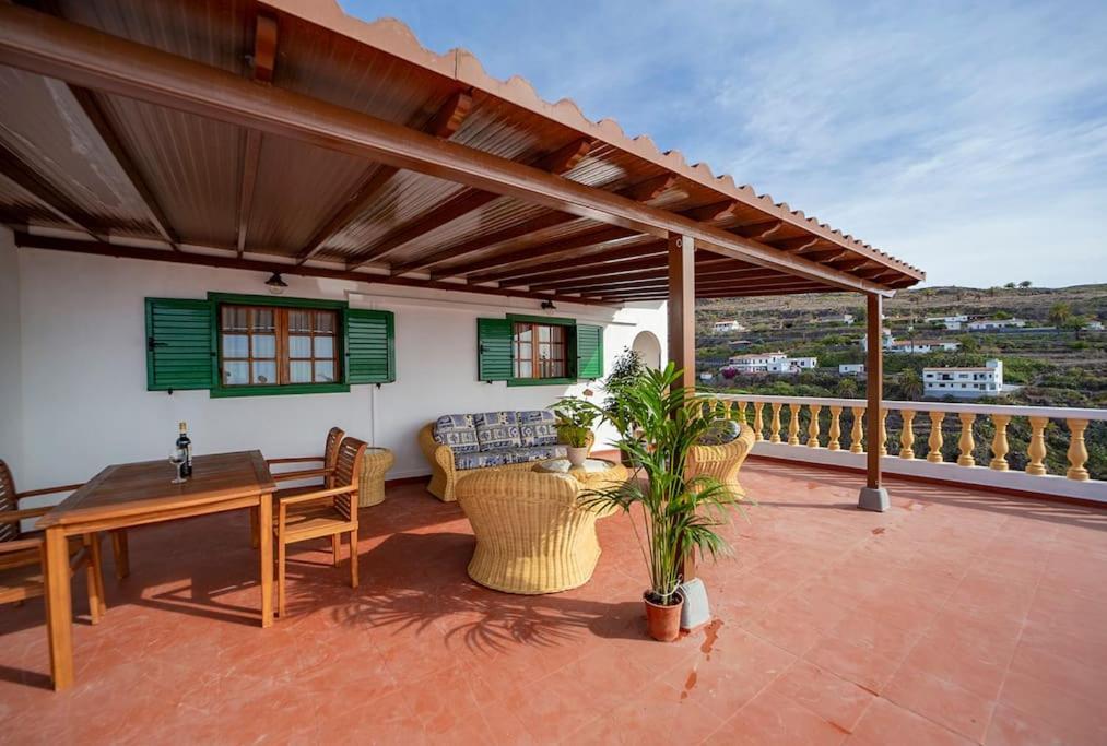 Villa Teram Alajero Exterior photo