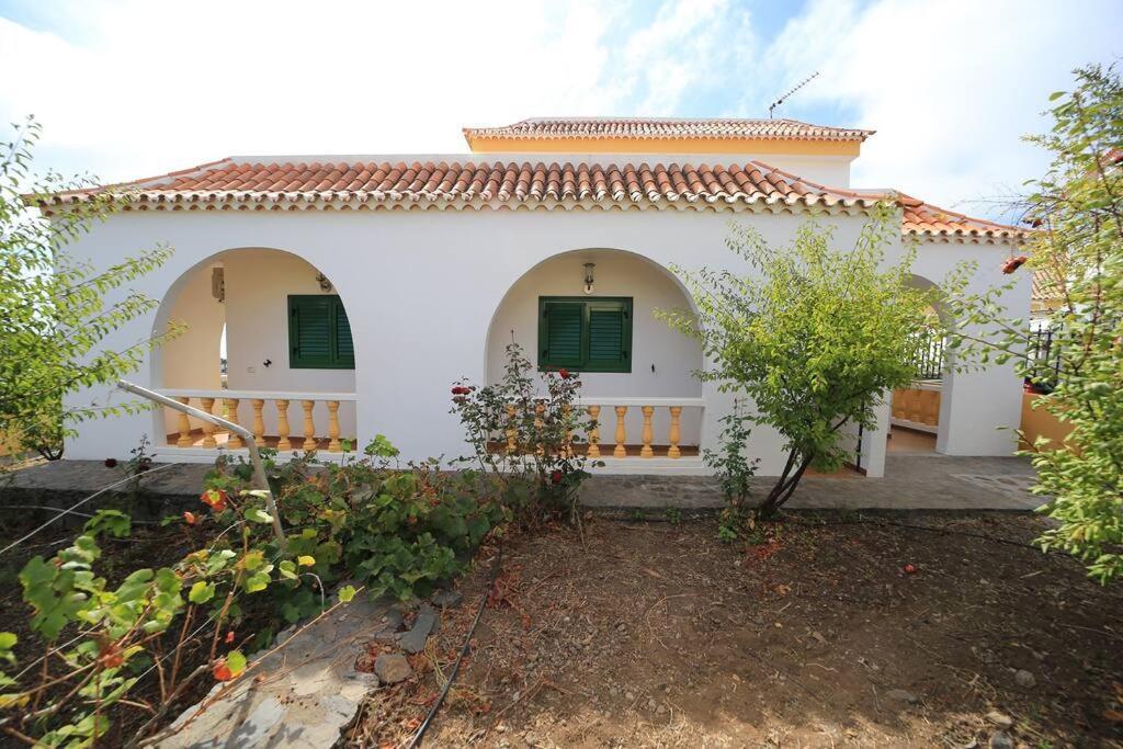 Villa Teram Alajero Exterior photo