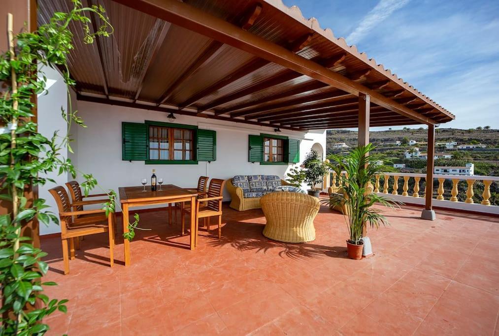 Villa Teram Alajero Exterior photo